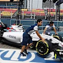 Williams mechanics with Williams FW37 at Formula One World Championship, Rd13, Singapore Grand Prix, Qualifying, Marina Bay Street Circuit, Singapore, Saturday 19  September 2015. © Sutton Motorsport Images