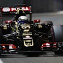 Romain Grosjean (FRA) Lotus E23 Hybrid at Formula One World Championship, Rd13, Singapore Grand Prix, Qualifying, Marina Bay Street Circuit, Singapore, Saturday 19  September 2015. © Sutton Motorsport Images