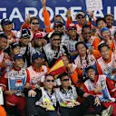 Race marshals at Formula One World Championship, Rd13, Singapore Grand Prix, Race, Marina Bay Street Circuit, Singapore, Sunday 20 September 2015. © Sutton Motorsport Images