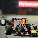 Daniil Kvyat (RUS) Red Bull Racing RB11 at Formula One World Championship, Rd13, Singapore Grand Prix, Race, Marina Bay Street Circuit, Singapore, Sunday 20 September 2015. © Sutton Motorsport Images