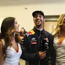 Daniel Ricciardo (AUS) Red Bull Racing  and the grid girls at Formula One World Championship, Rd16, United States  Grand Prix, Qualifying, Austin, Texas, USA, Saturday 24 October 2015. © Sutton Motorsport Images
