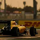 Kevin Magnussen (DEN) Renault Sport F1 Team RS16 at Formula One World Championship, Rd21, Abu Dhabi Grand Prix, Practice, Yas Marina Circuit, Abu Dhabi, UAE, Friday 25 November 2016. © Sutton Images