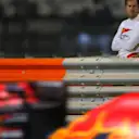 Sebastian Vettel (GER) Ferrari stopped on track in FP2 at Formula One World Championship, Rd21, Abu Dhabi Grand Prix, Practice, Yas Marina Circuit, Abu Dhabi, UAE, Friday 25 November 2016. © Sutton Images