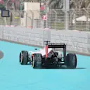 Romain Grosjean (FRA) Haas VF-16 runs wide in FP1 at Formula One World Championship, Rd21, Abu Dhabi Grand Prix, Practice, Yas Marina Circuit, Abu Dhabi, UAE, Friday 25 November 2016. © Sutton Images