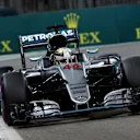 Lewis Hamilton (GBR) Mercedes-Benz F1 W07 Hybrid at Formula One World Championship, Rd21, Abu Dhabi Grand Prix, Qualifying, Yas Marina Circuit, Abu Dhabi, UAE, Saturday 26 November 2016. © Sutton Images