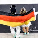 World Champion Nico Rosberg (GER) Mercedes AMG F1 celebrates with wife Vivian Rosberg (GER) at Formula One World Championship, Rd21, Abu Dhabi Grand Prix, Race, Yas Marina Circuit, Abu Dhabi, UAE, Sunday 27 November 2016. © Sutton Images