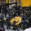 Kevin Magnussen (DEN) Renault Sport F1 Team RS16 pit stop at Formula One World Championship, Rd21, Abu Dhabi Grand Prix, Race, Yas Marina Circuit, Abu Dhabi, UAE, Sunday 27 November 2016. © Sutton Images