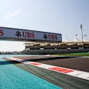 Track view at Formula One World Championship, Rd21, Abu Dhabi Grand Prix, Preparations, Yas Marina Circuit, Abu Dhabi, UAE, Thursday 24 November 2016. © Sutton Images