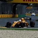 Kevin Magnussen (DEN) Renault Sport F1 Team RS16 suffers a puncture at the start of the race at Formula One World Championship, Rd1, Australian Grand Prix, Race, Albert Park, Melbourne, Australia, Sunday 20 March 2016. © Sutton Motorsport Images