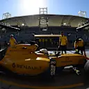 Kevin Magnussen (DEN) Renault Sport F1 Team RS16 at Formula One World Championship, Rd2, Bahrain Grand Prix Qualifying, Bahrain International Circuit, Sakhir, Bahrain, Saturday 2 April 2016. © Sutton Motorsport Images