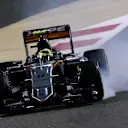 Sergio Perez (MEX) Force India VJM09 locks up at Formula One World Championship, Rd2, Bahrain Grand Prix Race, Bahrain International Circuit, Sakhir, Bahrain, Sunday 3 April 2016. © Sutton Motorsport Images