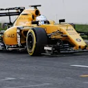 Kevin Magnussen (DEN) Renault Sport F1 Team RS16 at Formula One Testing, Day Two, Barcelona, Spain, 18 May 2016. © Sutton Images
