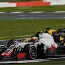 Esteban Gutierrez (MEX) Haas VF-16 and Kevin Magnussen (DEN) Renault Sport F1 Team RS16 battle at Formula One World Championship, Rd10, British Grand Prix, Race, Silverstone, England, Sunday 10 July 2016. © Sutton Images