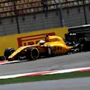 Kevin Magnussen (DEN) Renault Sport F1 Team RS16 with rear tyre puncture at Formula One World Championship, Rd3, Chinese Grand Prix, Practice, Shanghai, China, Friday 15 April 2016. © Sutton Motorsport Images