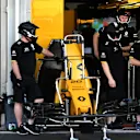 Renault Sport F1 Team mechanics at Formula One World Championship, Rd8, European Grand Prix, Preparations, Baku City Circuit, Baku, Azerbaijan, Thursday 16 June 2016. © Sutton Images