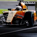 Kevin Magnussen (DEN) Renault Sport F1 Team RS16 at Formula One World Championship, Rd17, Japanese Grand Prix, Qualifying, Suzuka, Japan, Saturday 8 October 2016. © Sutton Images