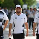 Dave Redding (GBR) MClaren, Fernando Alonso (ESP) McLaren and Stoffel Vandoorne (BEL) McLaren at Formula One World Championship, Rd16, Malaysian Grand Prix, Practice, Sepang, Malaysia, Friday 30 September 2016. © Sutton Images