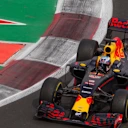 Daniel Ricciardo (AUS) Red Bull Racing RB12 waves to the fans at Formula One World Championship, Rd19, Mexican Grand Prix, Race, Circuit Hermanos Rodriguez, Mexico City, Mexico, Sunday 30 October 2016. © Sutton Images