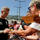 Kevin Magnussen (DEN) Renault Sport F1 Team signs autographs for the fans at Formula One World Championship, Rd6, Monaco Grand Prix, Monte-Carlo, Monaco, Friday 27 May 2016. © Sutton Images