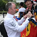 Paddy Lowe (GBR) Mercedes AMG F1 Executive Director (Technical) signs autographs for the fans at Formula One World Championship, Rd15, Singapore Grand Prix, Practice, Marina Bay Street Circuit, Singapore, Friday 16 September 2016. © Sutton Images