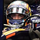 Carlos Sainz (ESP) Scuderia Toro Rosso at Formula One World Championship, Rd15, Singapore Grand Prix, Qualifying, Marina Bay Street Circuit, Singapore, Saturday 17 September 2016. © Sutton Images