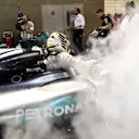 Lewis Hamilton (GBR) Mercedes-Benz F1 W07 Hybrid arrives in parc ferme at Formula One World Championship, Rd15, Singapore Grand Prix, Qualifying, Marina Bay Street Circuit, Singapore, Saturday 17 September 2016. © Sutton Images