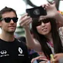Jolyon Palmer (GBR) Renault Sport F1 Team fans selfie at Formula One World Championship, Rd15, Singapore Grand Prix, Qualifying, Marina Bay Street Circuit, Singapore, Saturday 17 September 2016. © Sutton Images