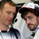 Fernando Alonso (ESP) McLaren and Mark Temple (GBR) McLaren Race Engineer at Formula One World Championship, Rd15, Singapore Grand Prix, Qualifying, Marina Bay Street Circuit, Singapore, Saturday 17 September 2016. © Sutton Images