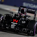Fernando Alonso (ESP) McLaren MP4-31 at Formula One World Championship, Rd15, Singapore Grand Prix, Qualifying, Marina Bay Street Circuit, Singapore, Saturday 17 September 2016. © Sutton Images