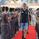 Daniil Kvyat (RUS) Scuderia Toro Rosso on the drivers parade at Formula One World Championship, Rd15, Singapore Grand Prix, Race, Marina Bay Street Circuit, Singapore, Sunday 18 September 2016. © Sutton Images