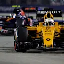 Kevin Magnussen (DEN) Renault Sport F1 Team RS16 at Formula One World Championship, Rd15, Singapore Grand Prix, Race, Marina Bay Street Circuit, Singapore, Sunday 18 September 2016. © Sutton Images