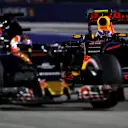 Daniil Kvyat (RUS) Scuderia Toro Rosso STR11 and Max Verstappen (NED) Red Bull Racing RB12 battle at Formula One World Championship, Rd15, Singapore Grand Prix, Race, Marina Bay Street Circuit, Singapore, Sunday 18 September 2016. © Sutton Images