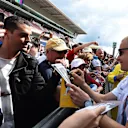 Valtteri Bottas (FIN) Williams signs autographs for the fans at Formula One World Championship, Rd5, Spanish Grand Prix, Preparations, Barcelona, Spain, Thursday 12 May 2016.

 © Sutton Images