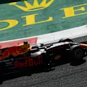 Daniel Ricciardo (AUS) Red Bull Racing RB13 at Formula One World Championship, Rd20, Abu Dhabi Grand Prix, Practice, Yas Marina Circuit, Abu Dhabi, UAE, Friday 24 November 2017. © Lionel Ng/Sutton Images