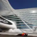 Daniel Ricciardo (AUS) Red Bull Racing RB13 at Formula One World Championship, Rd20, Abu Dhabi Grand Prix, Qualifying, Yas Marina Circuit, Abu Dhabi, UAE, Saturday 25 November 2017. © James Gasperotti/Sutton Images