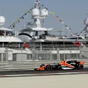 Fernando Alonso (ESP) McLaren MCL32 at Formula One World Championship, Rd20, Abu Dhabi Grand Prix, Qualifying, Yas Marina Circuit, Abu Dhabi, UAE, Saturday 25 November 2017. © Lionel Ng/Sutton Images