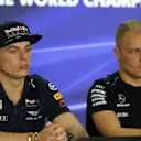 Verstappen (NED) Red Bull Racing and Bottas (FIN) Mercedes AMG F1 in the Press Conference at Formula One World Championship, Rd20, Abu Dhabi Grand Prix, Preparations, Yas Marina Circuit, Abu Dhabi, UAE, Thursday 23 November 2017. © Lionel Ng/Sutton Images
