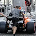 McLarem mechanics with McLaren MCL32 in pit lane at Formula One World Championship, Rd20, Abu Dhabi Grand Prix, Preparations, Yas Marina Circuit, Abu Dhabi, UAE, Thursday 23 November 2017. © Manuel Goria/Sutton Images
