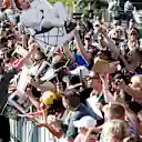 Stoffel Vandoorne (BEL) McLaren and Fernando Alonso (ESP) McLaren sign autographs for the fans at Formula One World Championship, Rd9, Austrian Grand Prix, Preparations, Spielberg, Austria, Thursday 6 July 2017. © Sutton Images