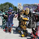 Fan and robots at Formula One World Championship, Rd8, Azerbaijan Grand Prix, Preparations, Baku City Circuit, Baku, Azerbaijan, Thursday 22 June 2017. © Sutton Images