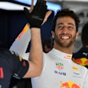 Daniel Ricciardo (AUS) Red Bull Racing high five at Formula One World Championship, Rd3, Bahrain Grand Prix Practice, Bahrain International Circuit, Sakhir, Bahrain, Friday 14 April 2017. © Sutton Motorsport Images