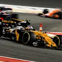 Jolyon Palmer (GBR) Renault Sport F1 Team RS17 at Formula One World Championship, Rd3, Bahrain Grand Prix Race, Bahrain International Circuit, Sakhir, Bahrain, Sunday 16 April 2017. © Sutton Motorsport Images