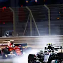 Valtteri Bottas (FIN) Mercedes-Benz F1 W08 Hybrid locks up in front of Sebastian Vettel, Ferrari SF70H at Formula One World Championship, Bahrain Grand Prix Race, Bahrain International Circuit, Sakhir, Bahrain, 16 April 2017. © Sutton Motorsport Images