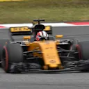 Nico Hulkenberg (GER) Renault Sport F1 Team RS17 at Formula One World Championship, Rd2, Chinese Grand Prix, Qualifying, Shanghai, China, Saturday 8 April 2017. © Sutton Motorsport Images