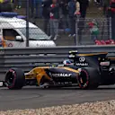 Jolyon Palmer (GBR) Renault Sport F1 Team RS17 spins at Formula One World Championship, Rd2, Chinese Grand Prix, Race, Shanghai, China, Sunday 9 April 2017. © Sutton Motorsport Images