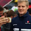 Marcus Ericsson (SWE) Sauber fans selfie at Formula One World Championship, Rd13, Italian Grand Prix, Qualifying, Monza, Italy, Saturday 2 September 2017. © Sutton Images