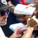 Fernando Alonso (ESP) McLaren signs autographs for the fans at Formula One World Championship, Rd13, Italian Grand Prix, Preparations, Monza, Italy, Thursday 31 August 2017. © Sutton Images