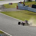 Stoffel Vandoorne (BEL) McLaren MCL32 runs wide onto the grass at Formula One World Championship, Rd16, Japanese Grand Prix, Race, Suzuka, Japan, Sunday 8 October 2017. © Kym Illman/Sutton Images