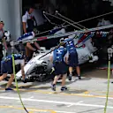 Williams mechanics push the car of Lance Stroll (CDN) Williams FW40 into the garage at Formula One World Championship, Rd15, Malaysian Grand Prix, Qualifying, Sepang, Malaysia, Saturday 30 September 2017. © Kym Illman/Sutton Images