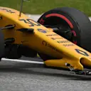 Jolyon Palmer (GBR) Renault Sport F1 Team RS17 with broken front wing in FP3 at Formula One World Championship, Rd15, Malaysian Grand Prix, Qualifying, Sepang, Malaysia, Saturday 30 September 2017. © Mark Sutton/Sutton Images